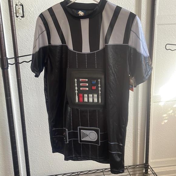 Disney Darth Vader Tshirt - Picture 1 of 6